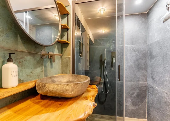 וילה Suede Loft Retreat, Charm, Relax Private Parking *
