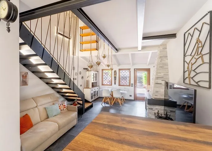 Suede Loft Retreat, Charm, Relax Private Parking וילה